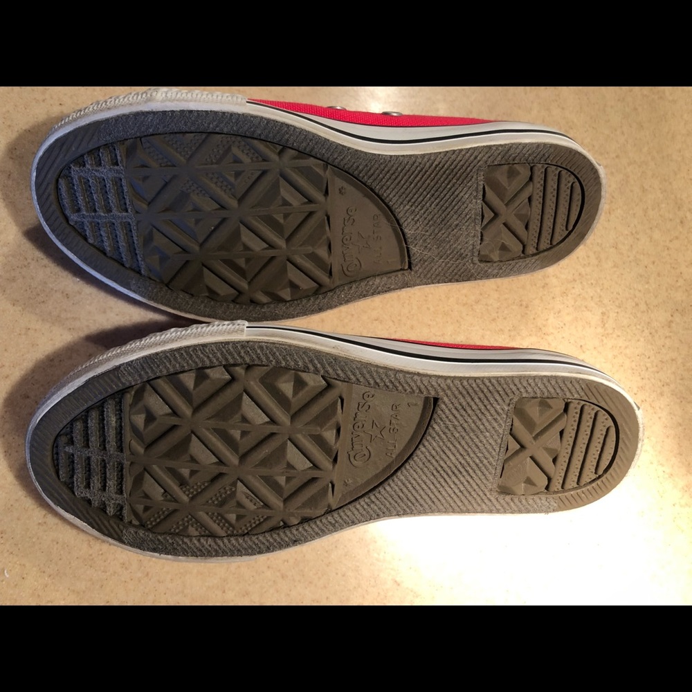Girl converse - Picture 2 of 2